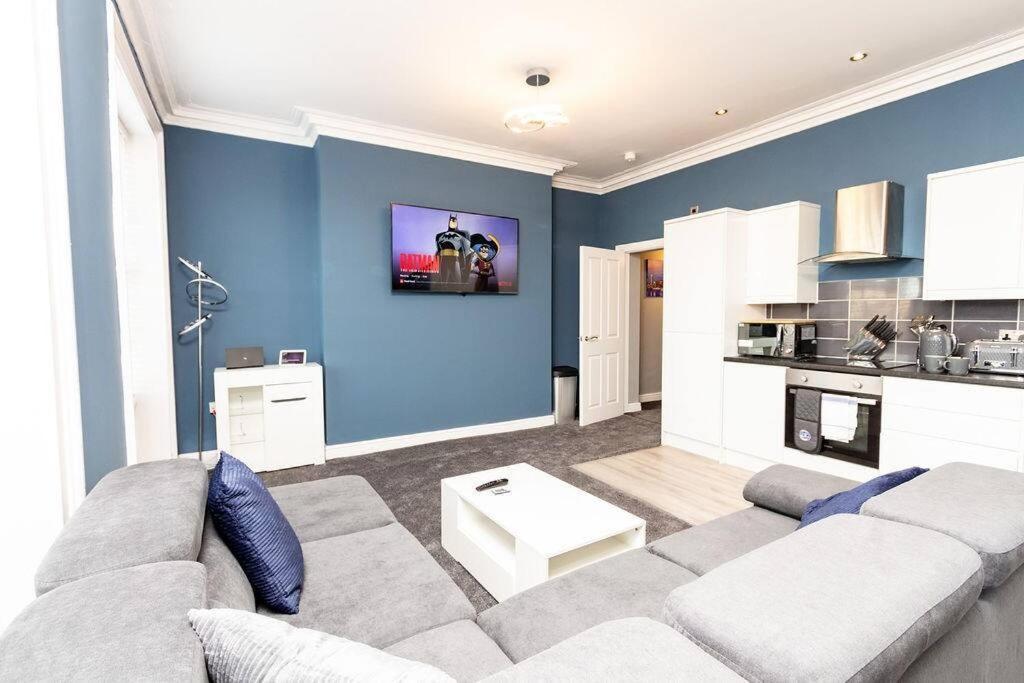 Lavish 2Bed Apartment In The Heart Of Birkenhead Exterior photo
